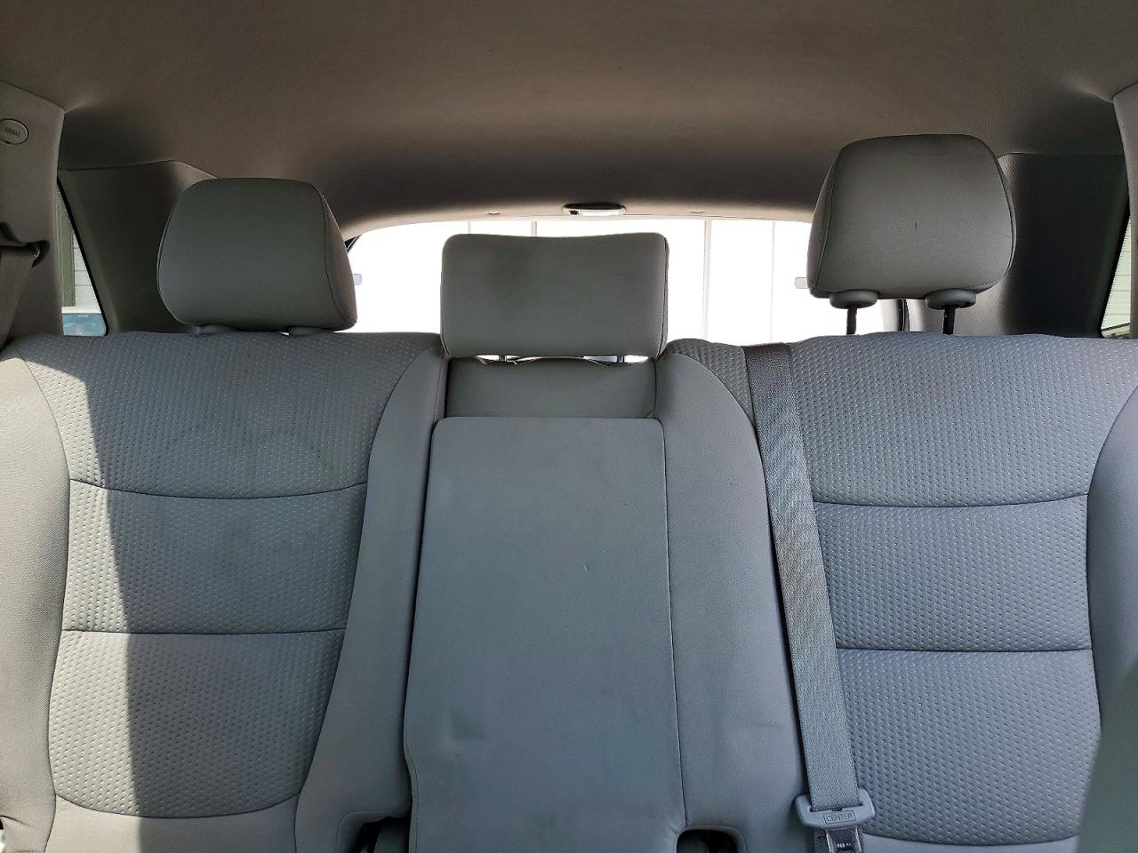 2011 Kia Sorento VIN 5XYKT3A1XBG032329 photo 10