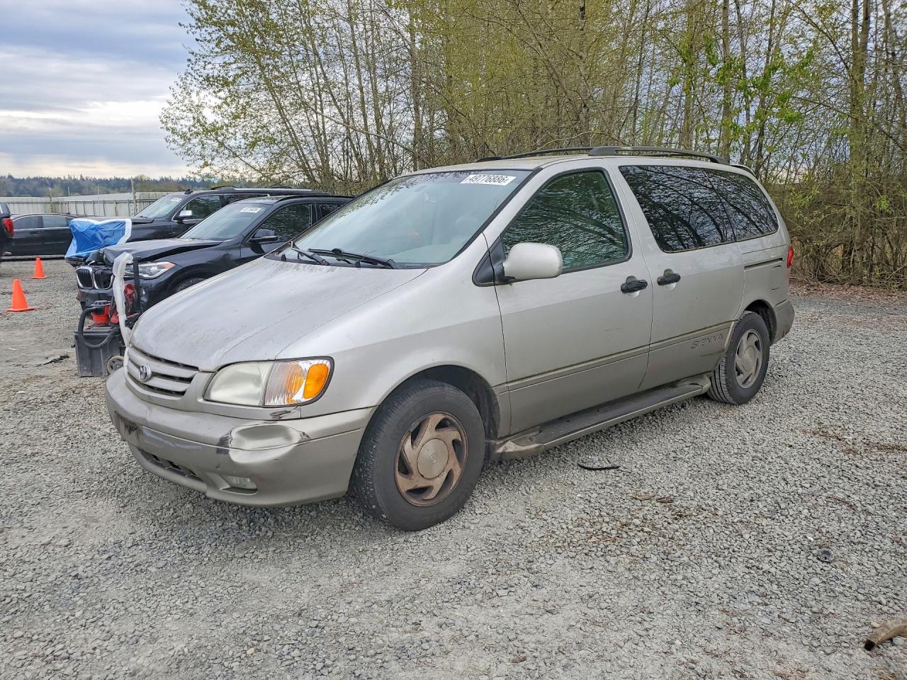 2002 Toyota Sienna VIN 4T3ZF13C82U451662 photo 1