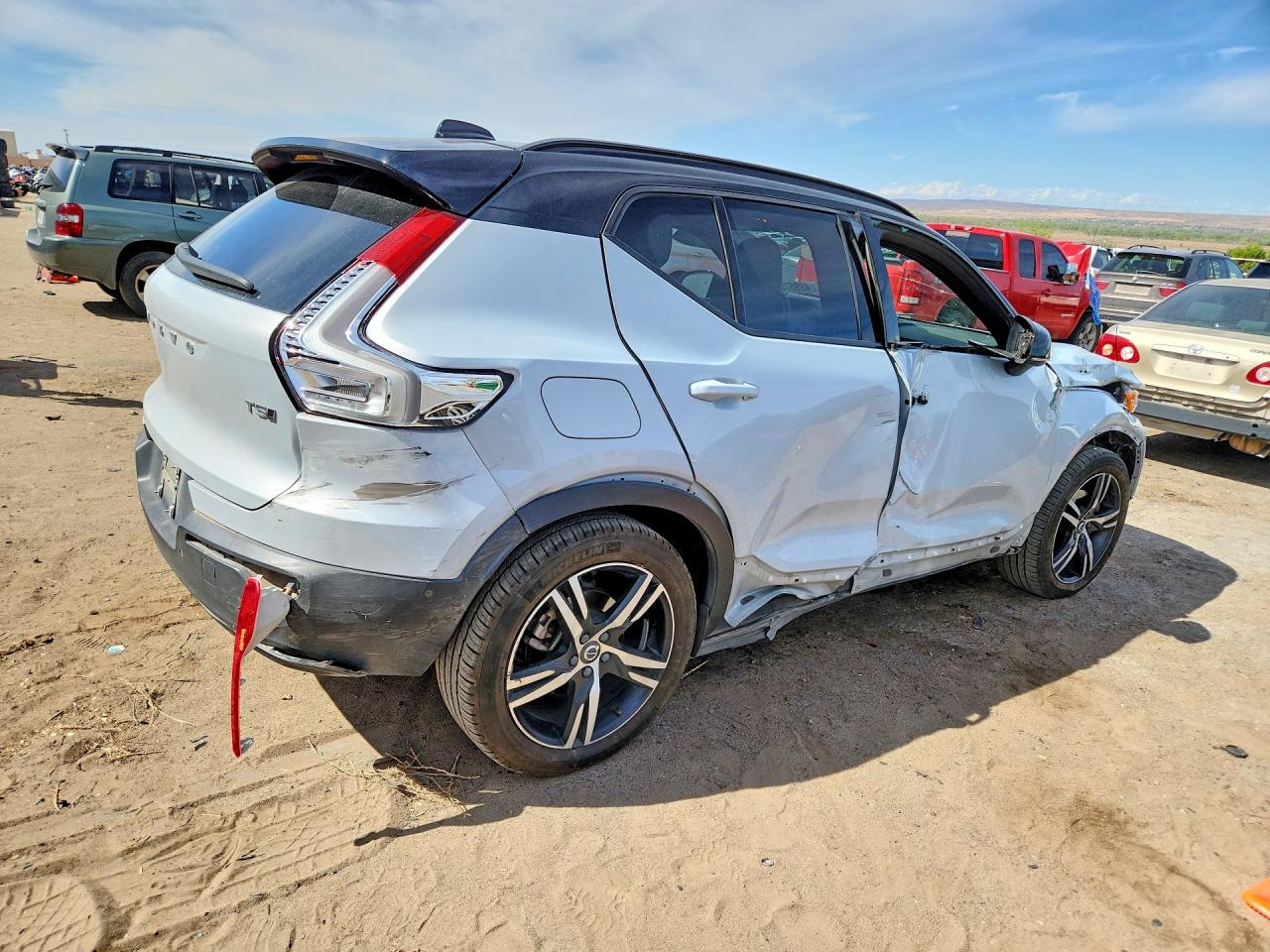 2022 VOLVO Xc40 VIN YV4162UM1N2690555 photo 3