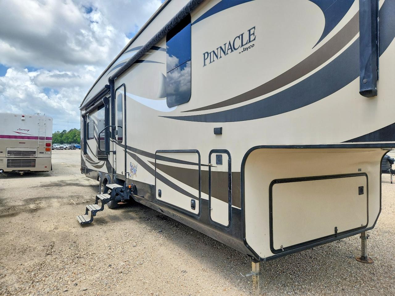 2016 JAYCO All models VIN 1UJCJ0BV9G1RL0051 photo 9