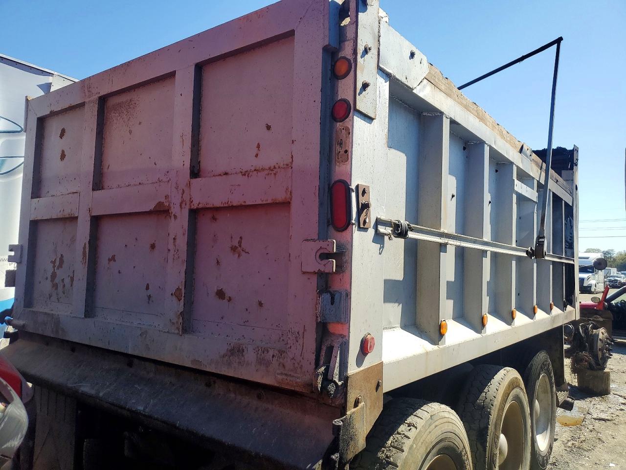 1998 PETERBILT All other VIN 1NP5LB0X5WN445523 photo 4