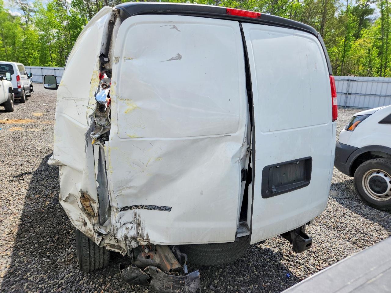2020 CHEV Express VIN 1GCWGAFGXL1209566 photo 6