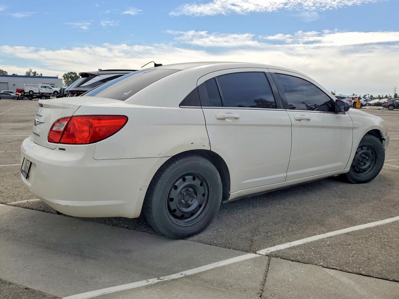 2010 Chrysler Sebring VIN 1C3CC4FB4AN105511 photo 3