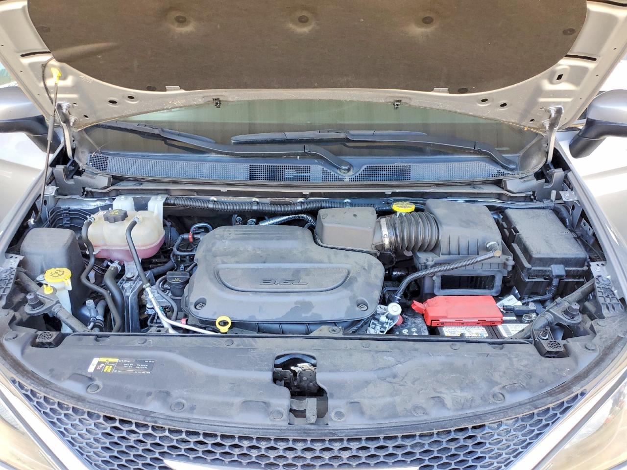 2021 Chrysler Minivan VIN 2C4RC1DG8MR555060 photo 12