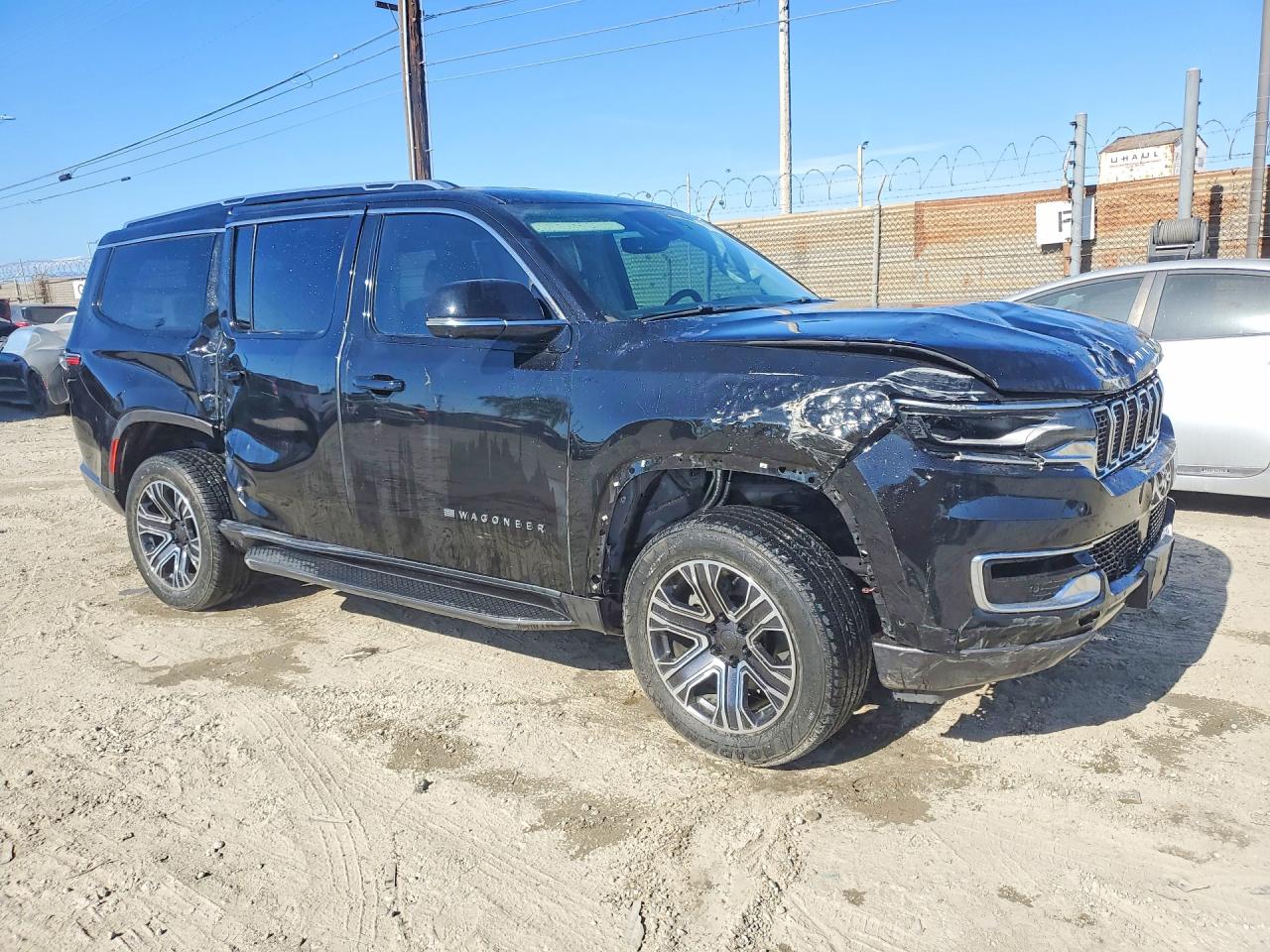 2022 Jeep Wagoneer VIN 1C4SJVAT0NS205891 photo 4