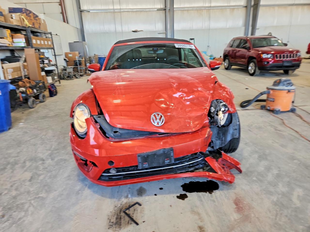 2019 Volkswagen Beetle VIN 3VW5DAAT1KM507057 photo 5