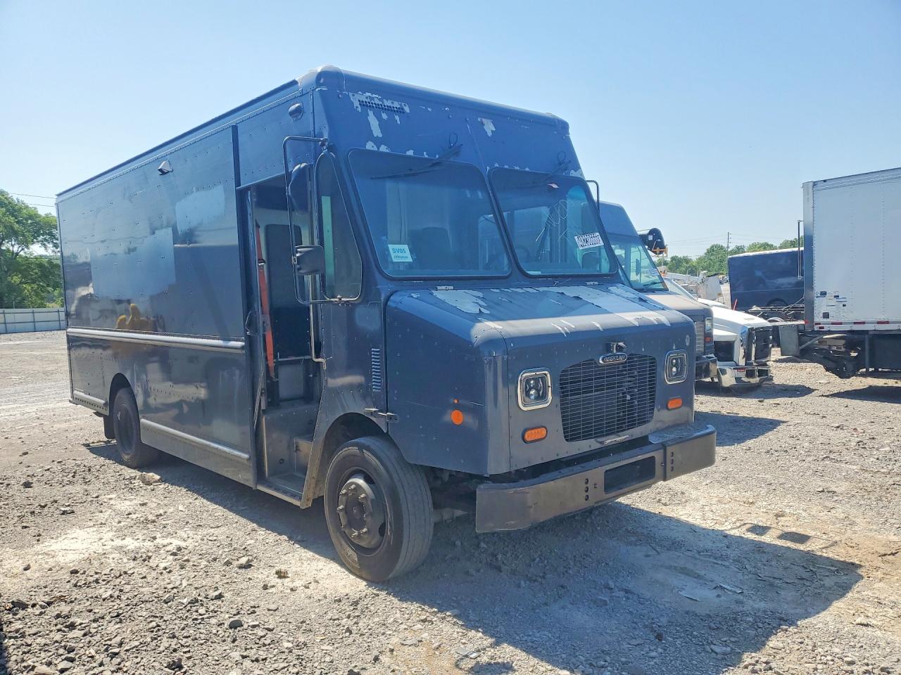 2020 FREIGHTLINER All other VIN 4UZAC2EA4LCMH8120 photo 4