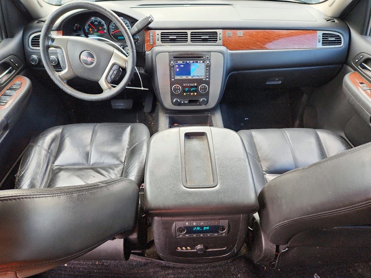 2008 GMC Yukon VIN 1GKFK13568R216982 photo 8