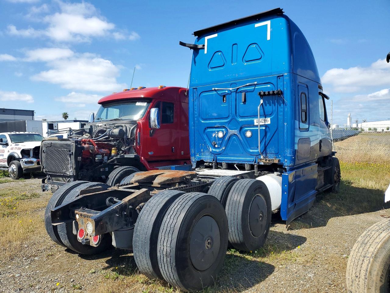 2020 FREIGHTLINER Cascadia VIN 1FUJHHDR6LLKS7063 photo 4
