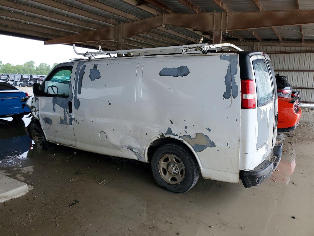 2007 Chevrolet Express VIN 1GCFG15X471148366 photo 2