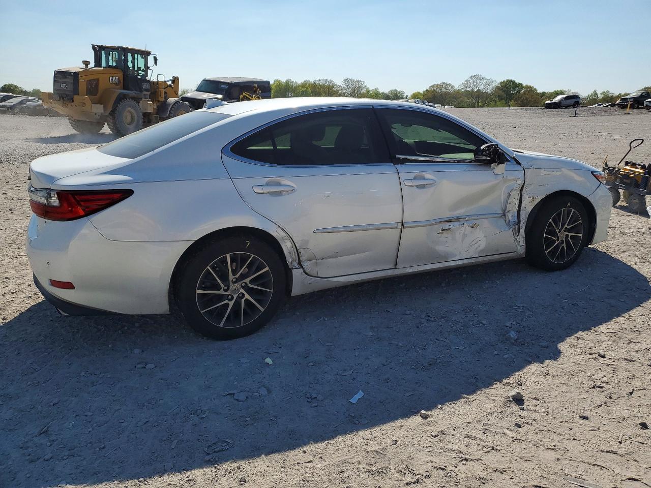 2016 Lexus ES350 VIN JTHBK1GG8G2239580 photo 3