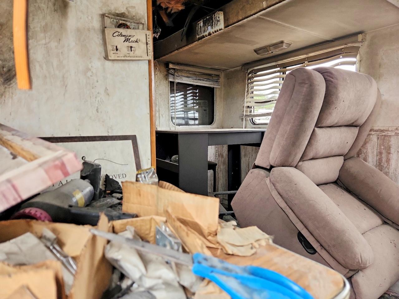 1999 JAYCO All models VIN 1UJCJ02M1X5LC0494 photo 6