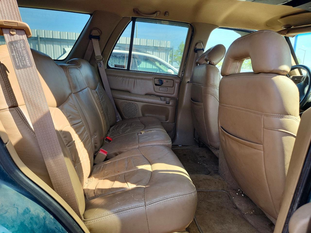 1997 GMC Jimmy VIN 1GKDT13W2V2563131 photo 11