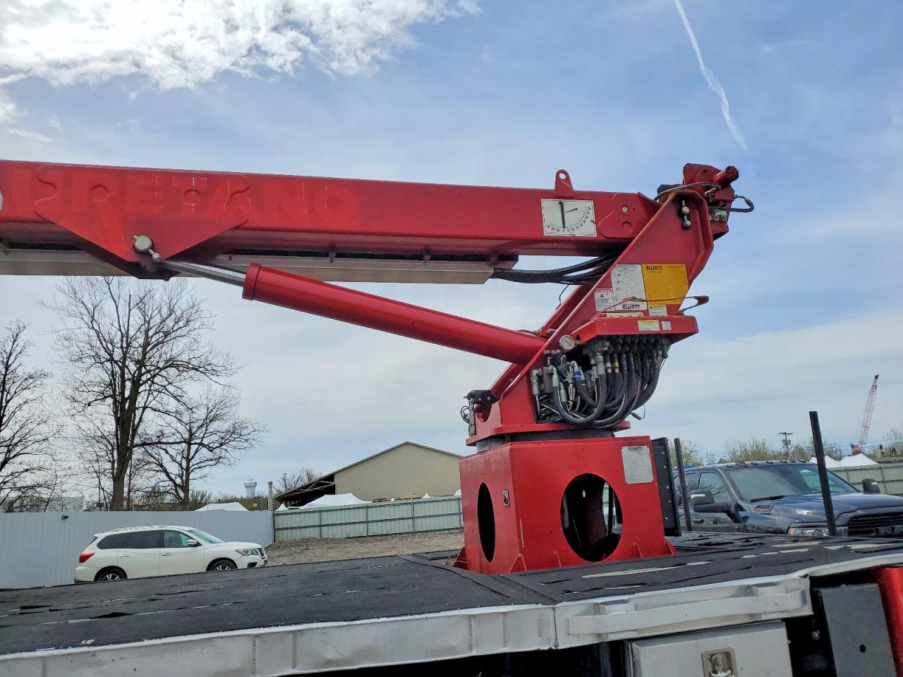 2019 FREIGHTLINER All other VIN 1FVACXFD3KHKF7902 photo 9