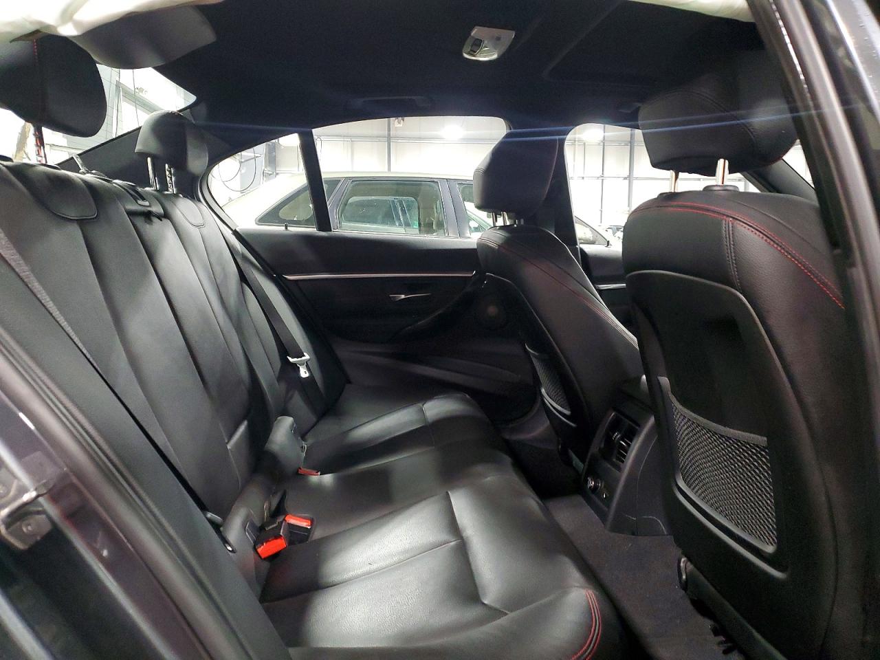 2016 BMW 3 series VIN WBA8E3G55GNU05496 photo 10