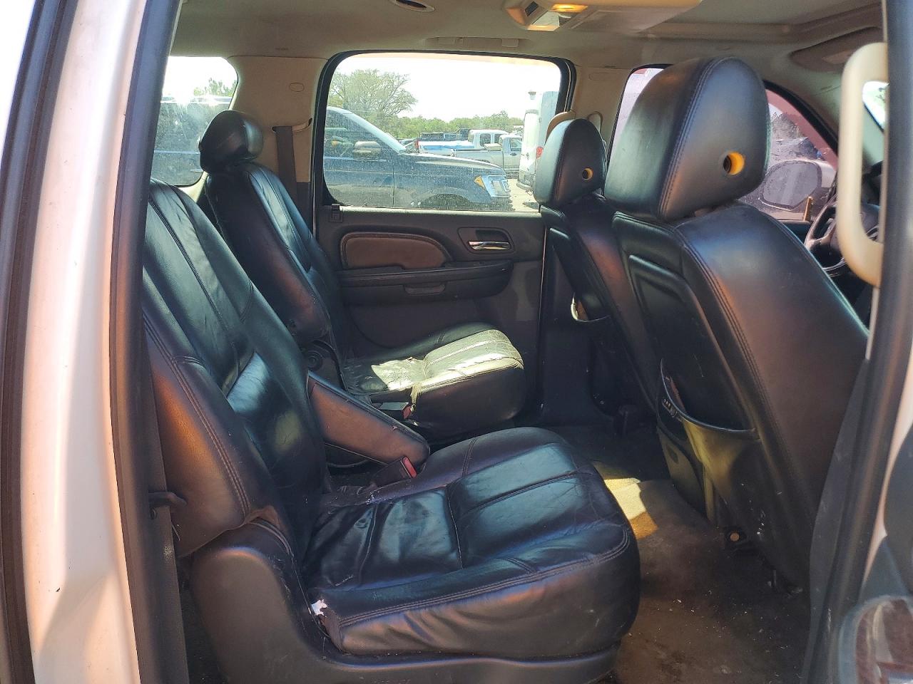 2008 GMC Yukon VIN 1GKFK668X8J188122 photo 11