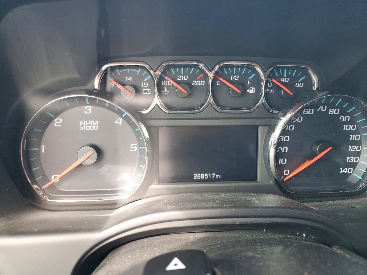 2020 Chevrolet Tahoe VIN 1GNSCBKC9LR130207 photo 9