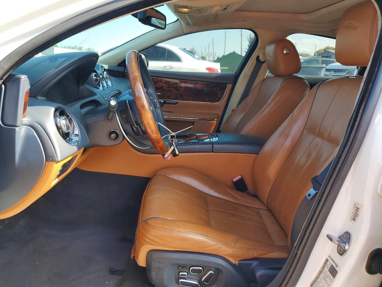 2014 Jaguar Xj VIN SAJWA1CZ0E8V71540 photo 7
