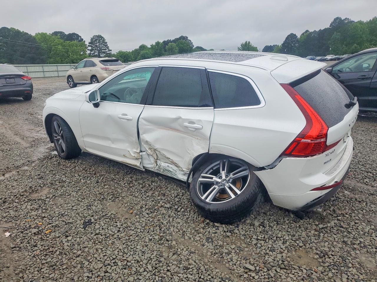 2020 Xc60 VIN YV4102DKXL1525848 photo 2