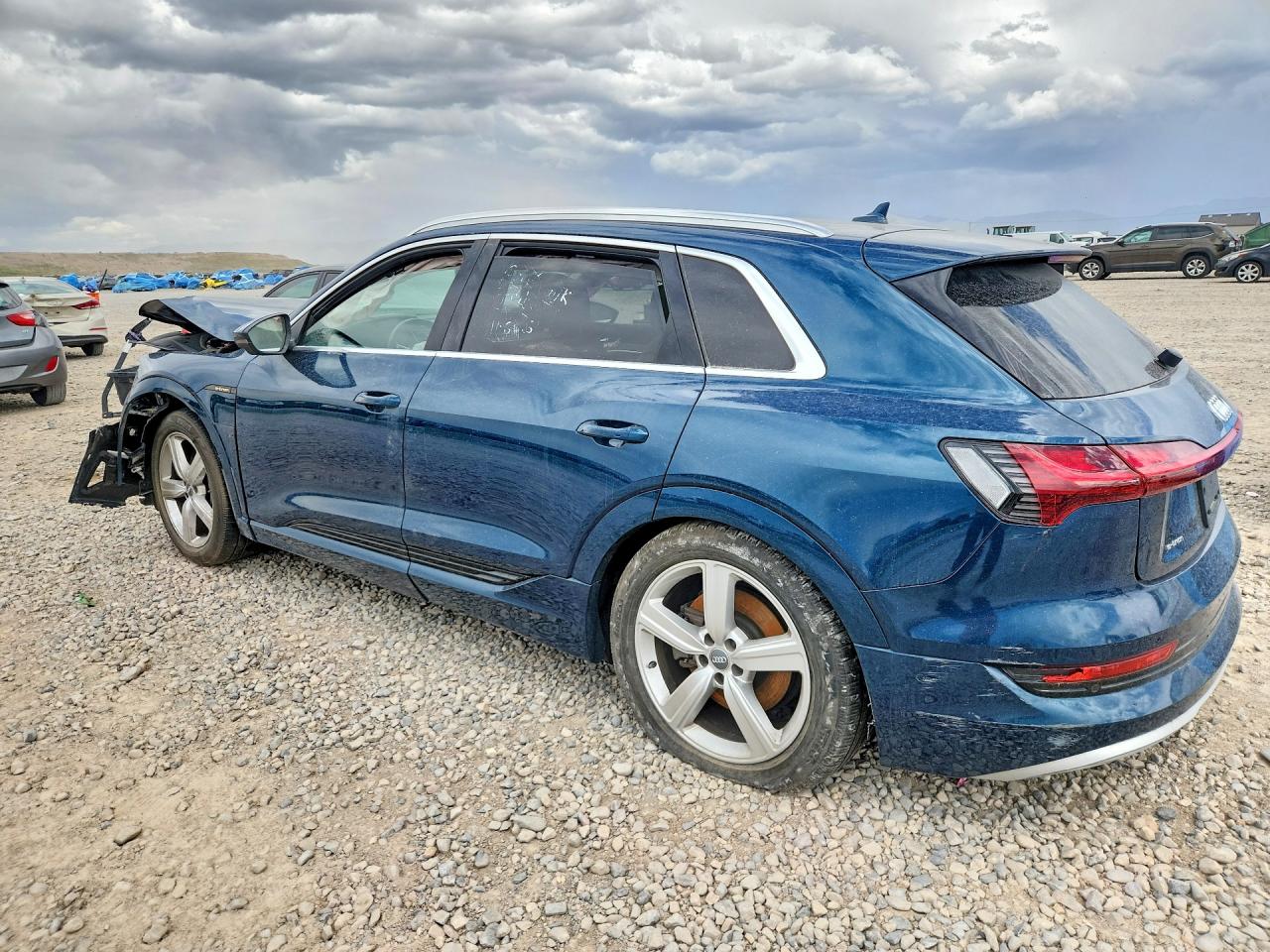 2019 Audi E-tron VIN WA1VAAGE0KB021815 photo 2
