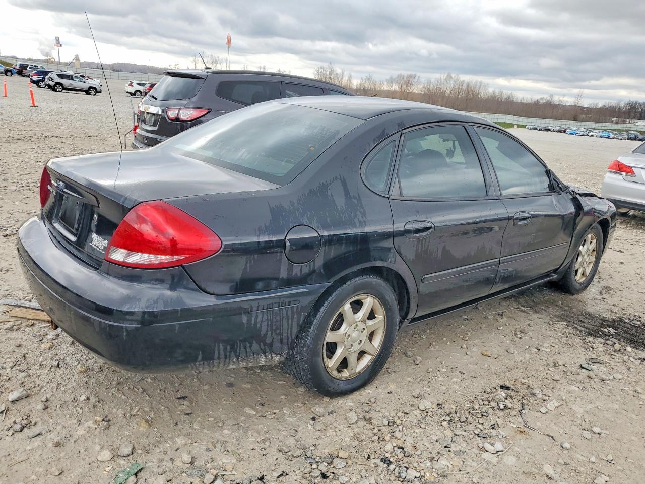 2007 Ford Taurus VIN 1FAHP53U27A116563 photo 3