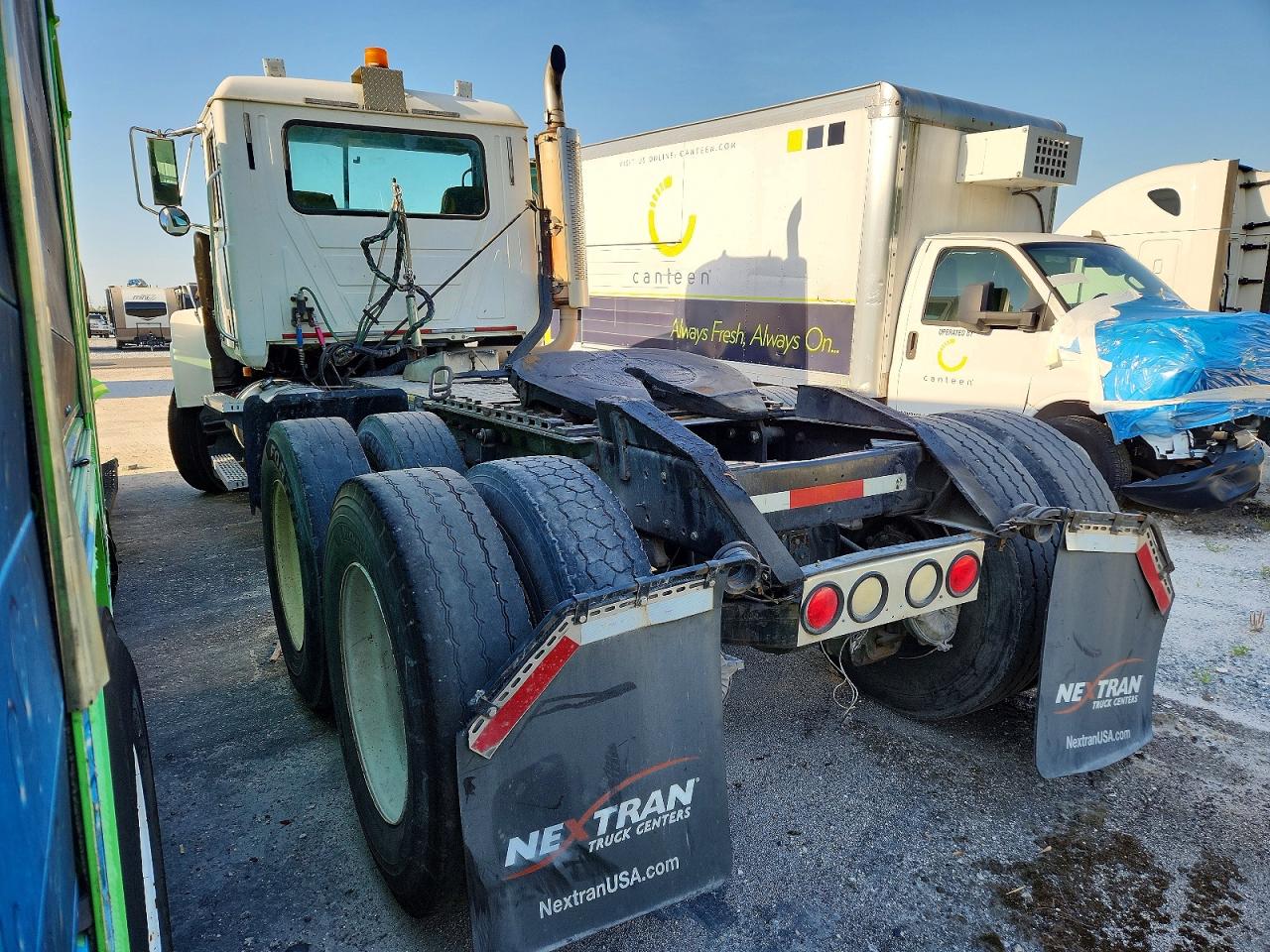1999 MACK All other VIN 1M1AA18Y6XW113105 photo 3