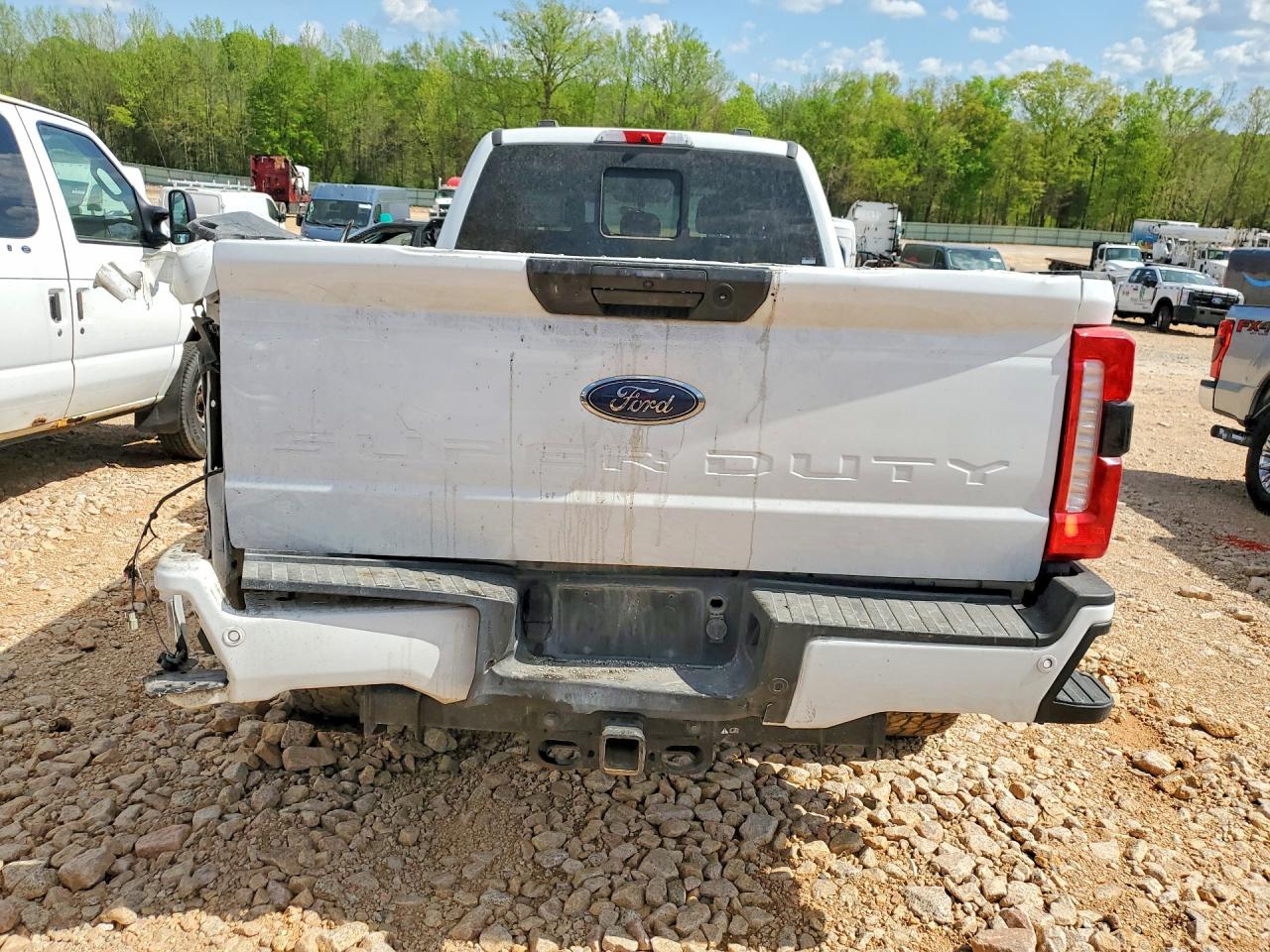 2024 Ford F350 VIN 1FT8W3BT7REE20588 photo 6