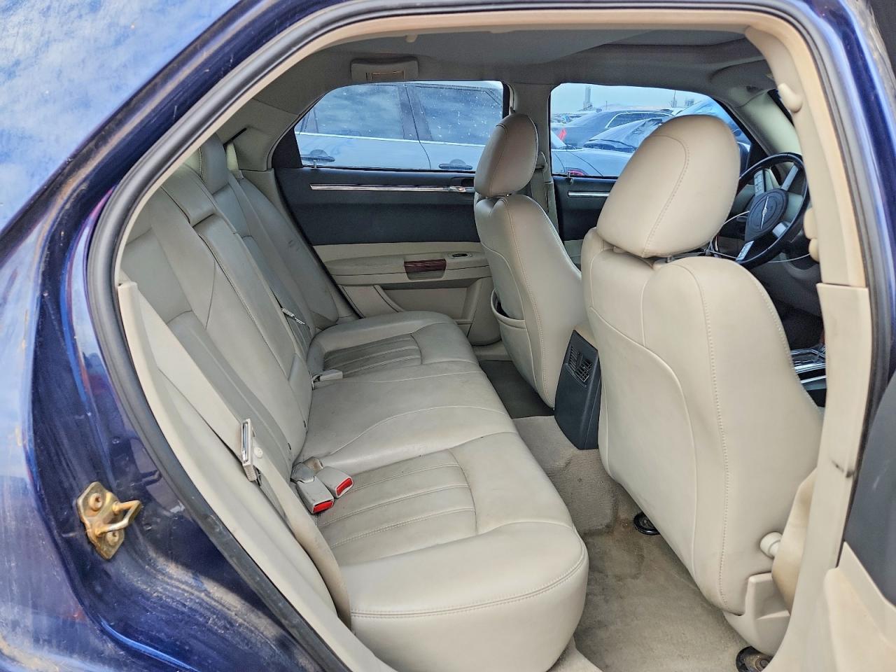 2006 Chrysler 300 VIN 2C3KA63H06H350697 photo 10