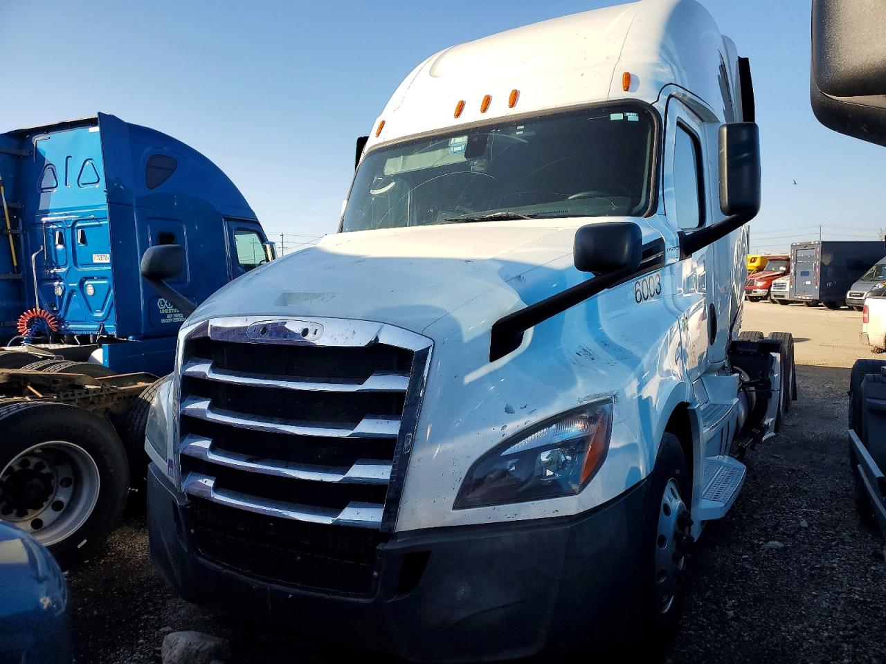 2020 FREIGHTLINER All other VIN 1FUJHHDR1LLLT2089 photo 2