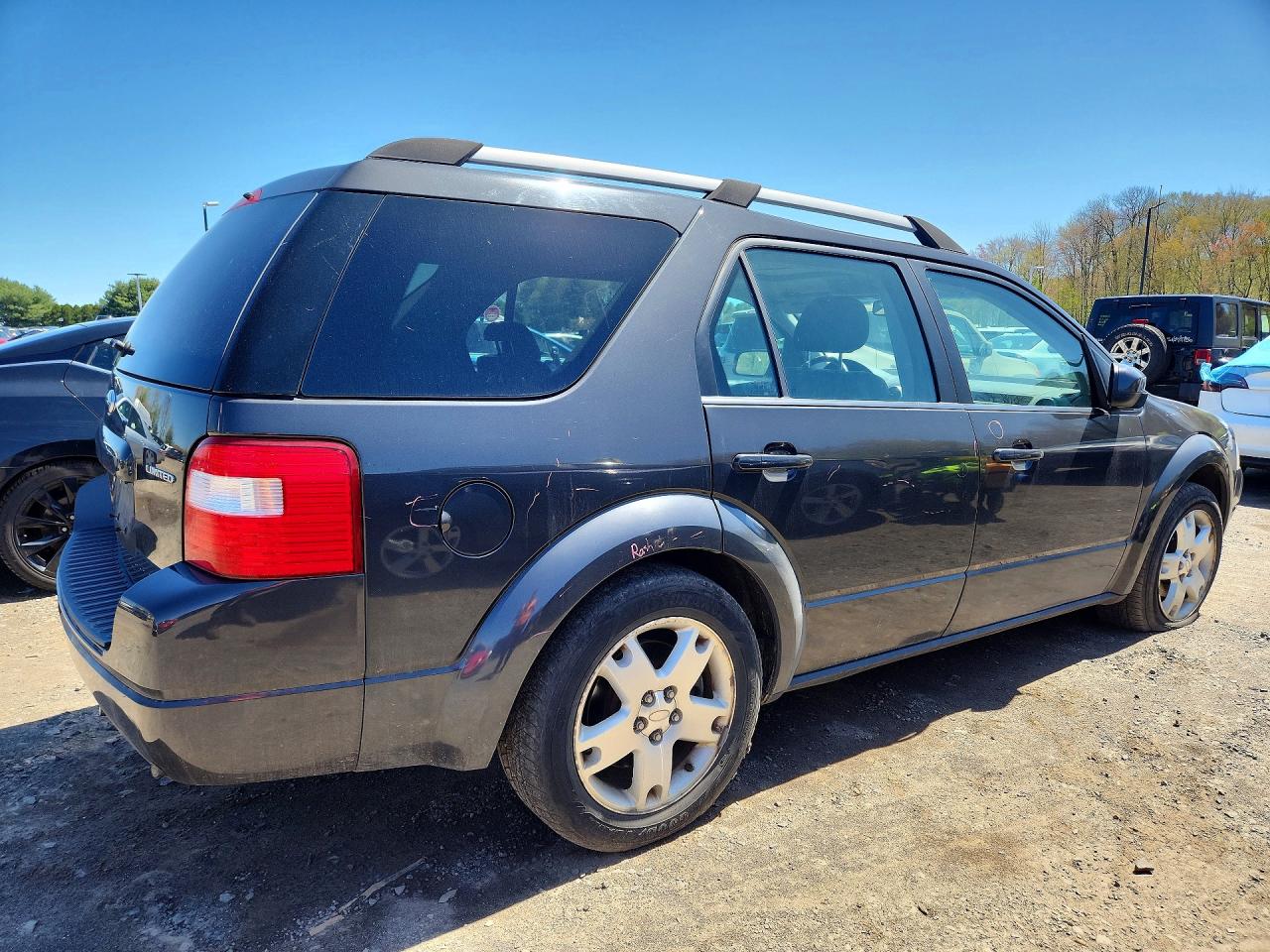 2007 Ford Freestyle VIN 1FMDK06117GA23411 photo 3