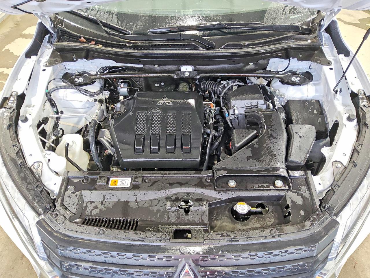 2024 Mitsubishi ECLIPSE VIN JA4ATUAA9RZ075003 photo 11