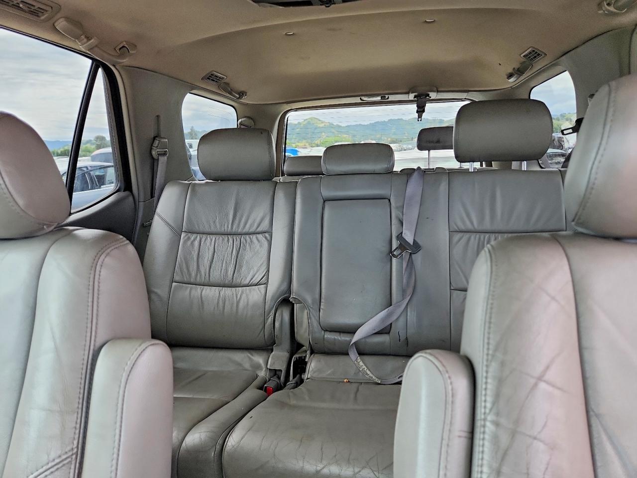 2003 Toyota Sequoia VIN 5TDBT48A23S189725 photo 10