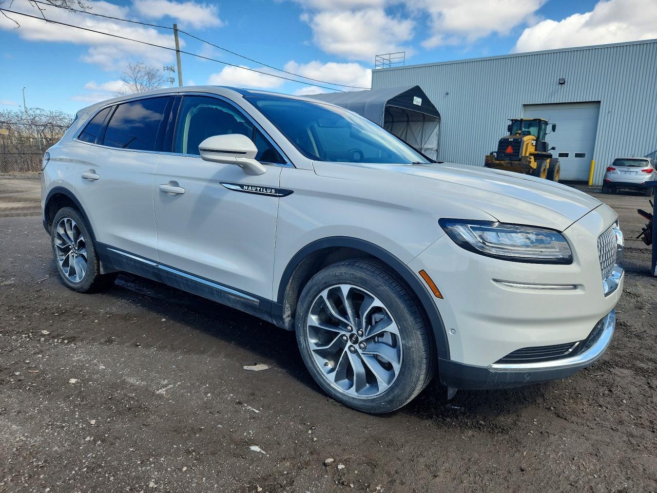 2022 Lincoln Nautilus VIN 2LMPJ8K91NBL24313 photo 4