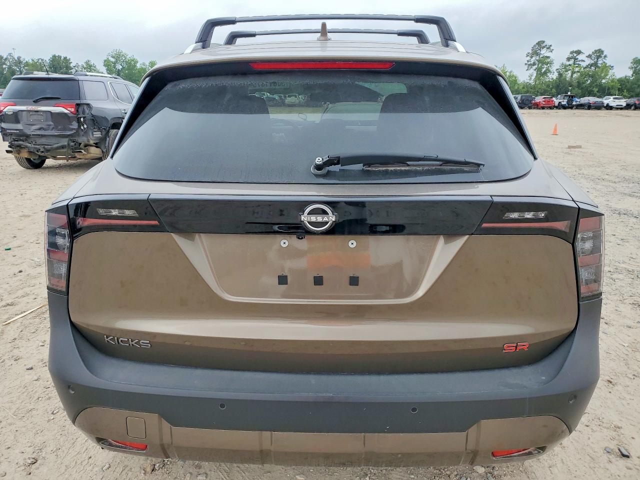 2025 NISSAN Kicks VIN 3N8AP6DA8SL403286 photo 6