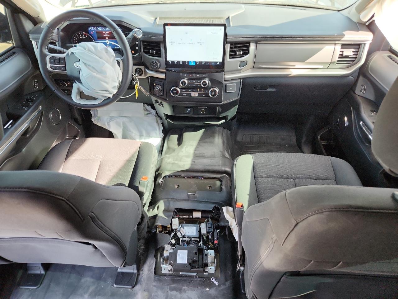 2024 Ford Expedition VIN 1FMJU1G88REB08646 photo 8