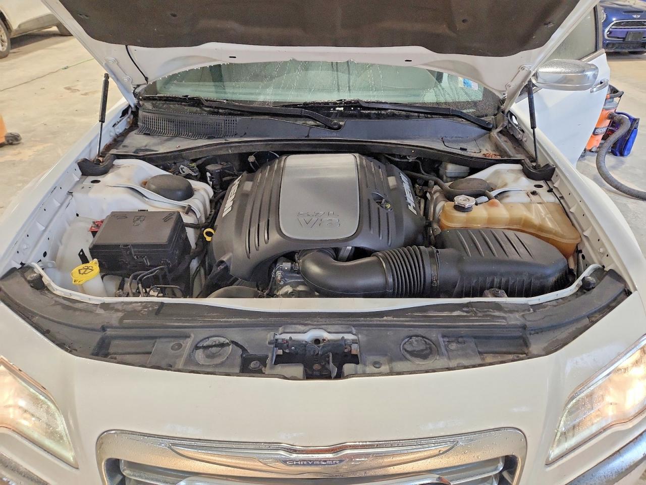 2011 Chrysler 300 VIN 2C3CA6CT1BH523887 photo 11