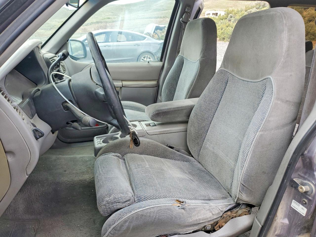 1996 Ford Explorer VIN 1FMDU34X0TZA79406 photo 7