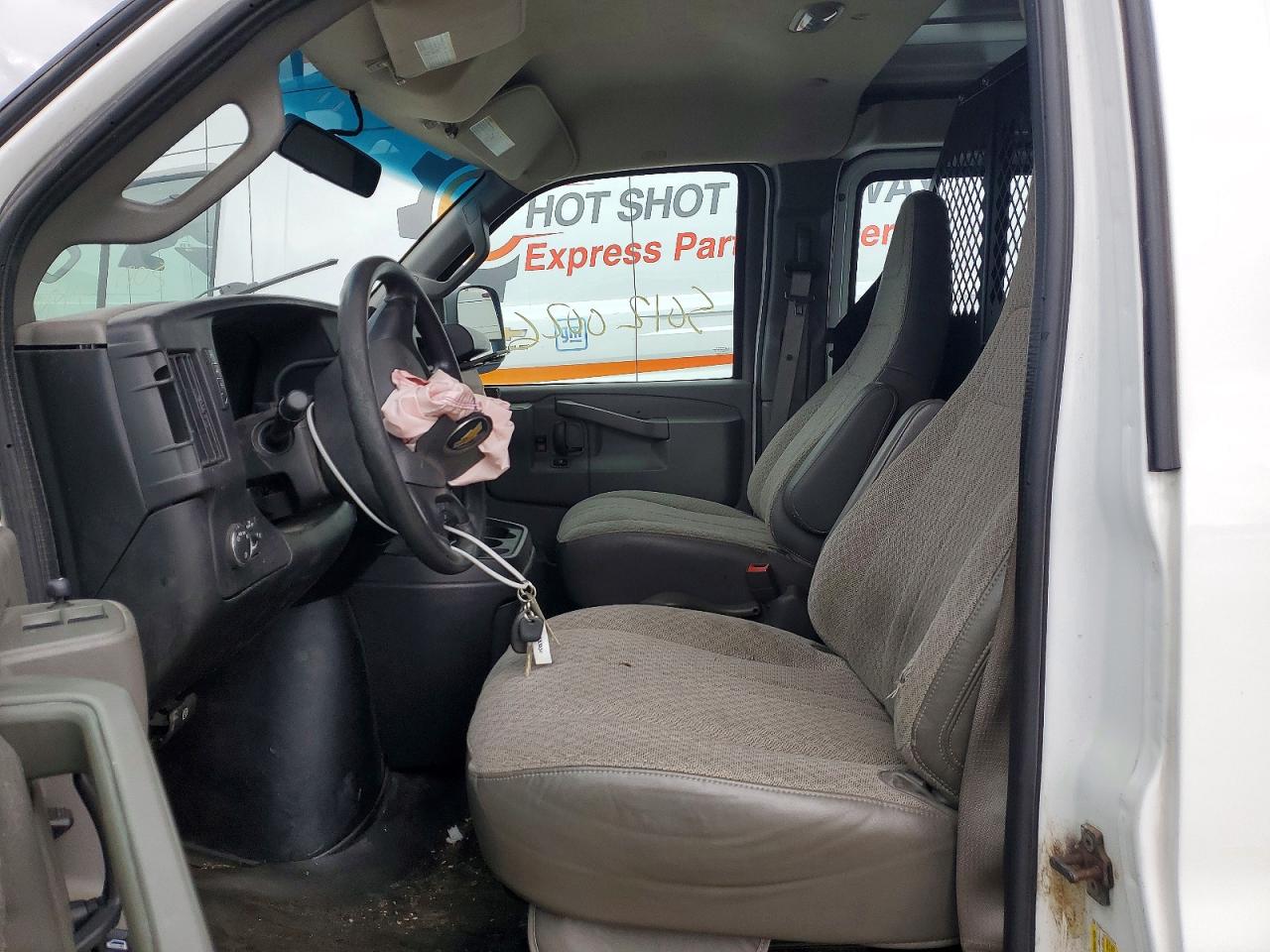 2016 CHEV Express VIN 1GCWGAFF2G1333330 photo 7