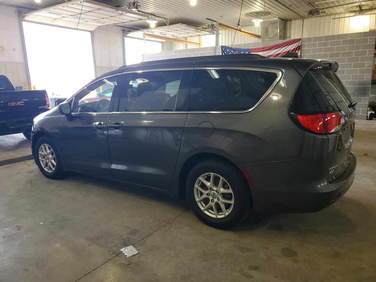 2021 Chrysler Minivan VIN 2C4RC1DG1MR543316 photo 2