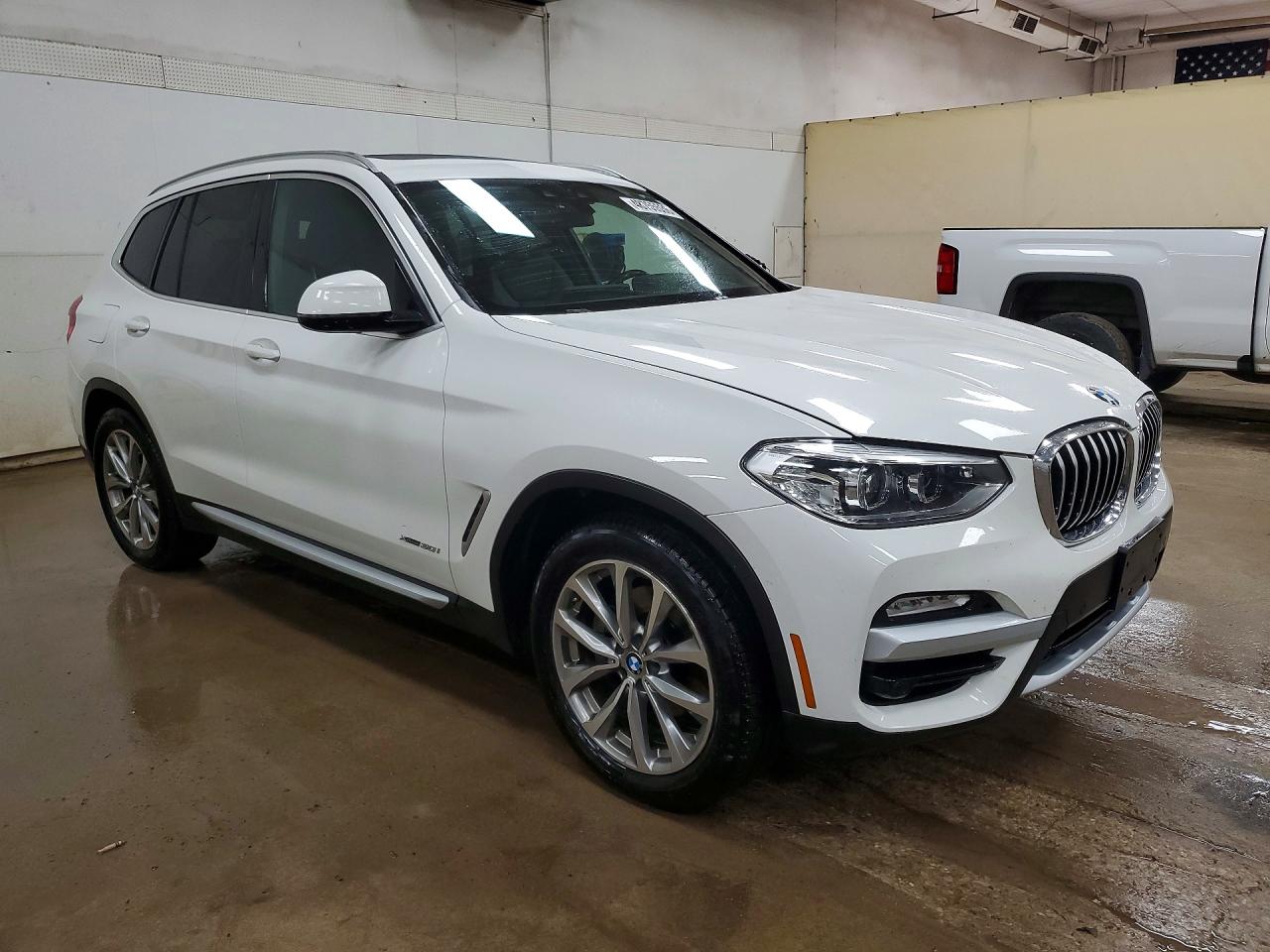 2018 BMW X3 VIN 5UXTR9C57JLA44514 photo 4