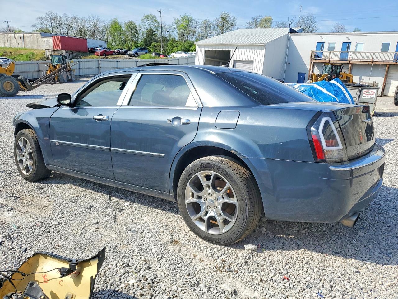 2008 Chrysler 300 VIN 2C3KA63H18H140614 photo 2