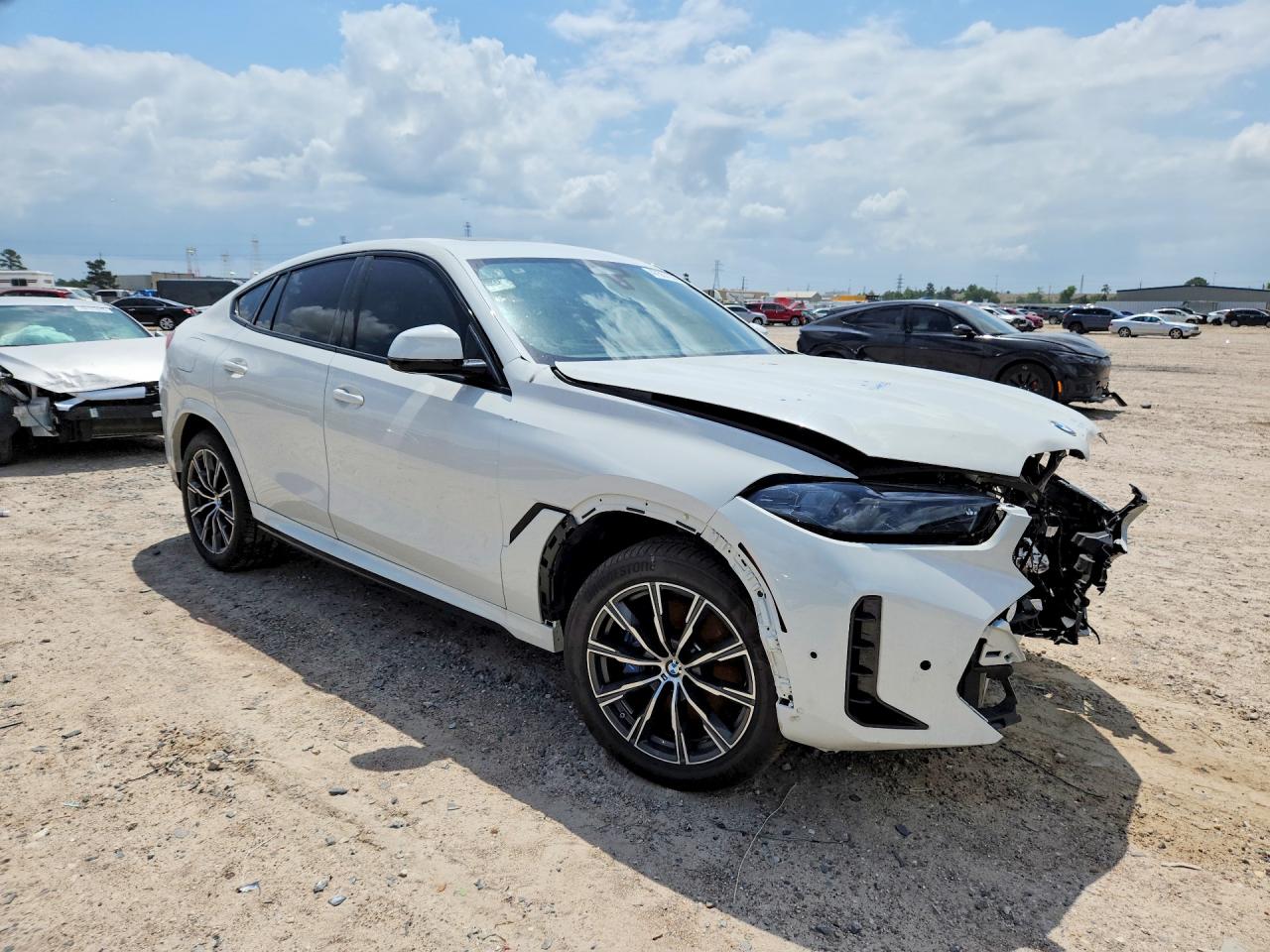 2026 BMW X6 VIN 5UX33EX08T9277372 photo 4