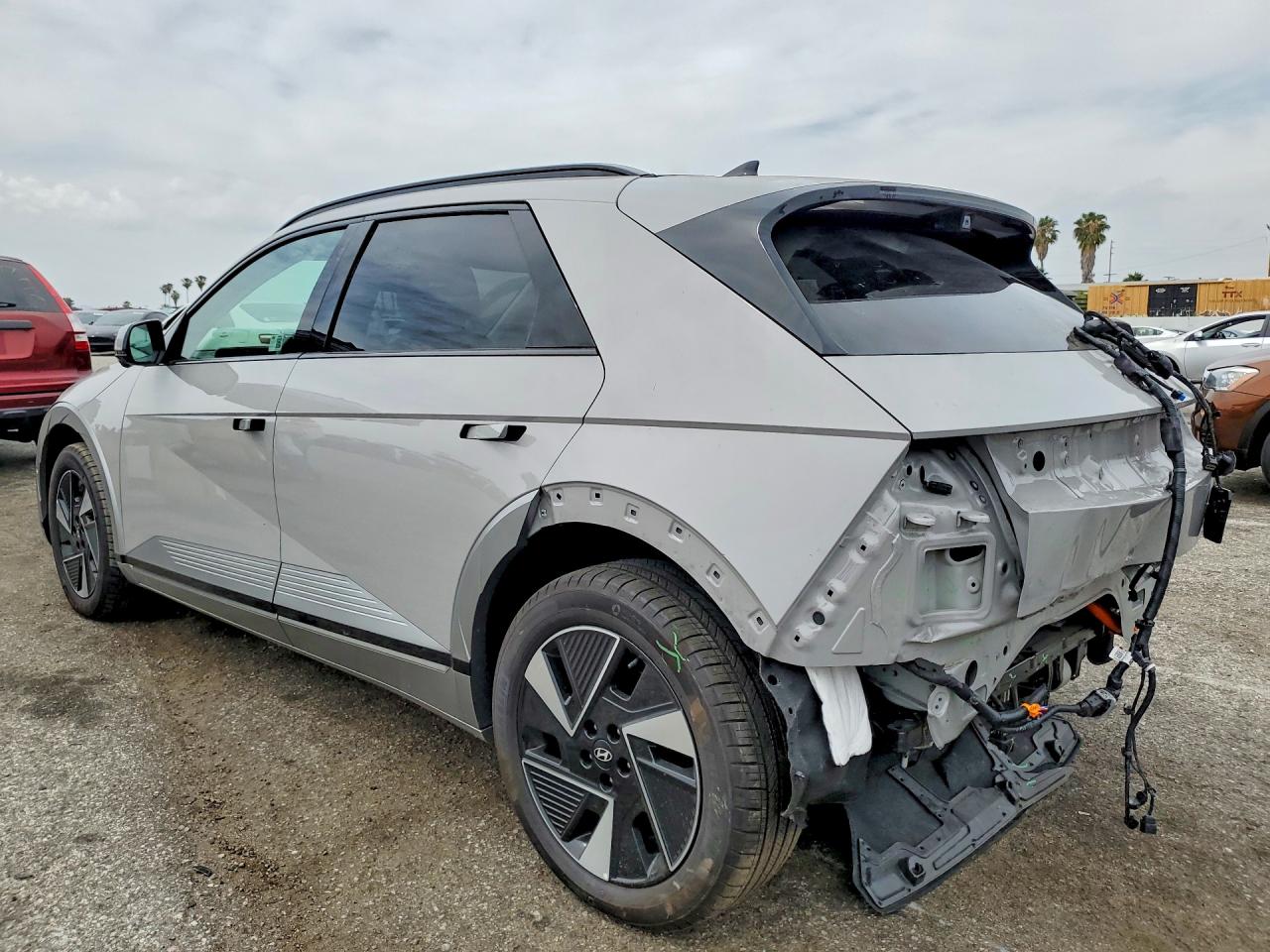 2025 Hyundai Ioniq VIN 7YAKR4DAXSY008628 photo 2