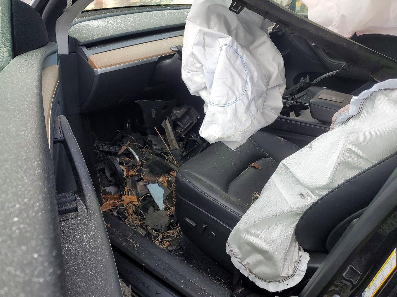 2025 Model y VIN 7SAYGDED1SA365440 photo 8