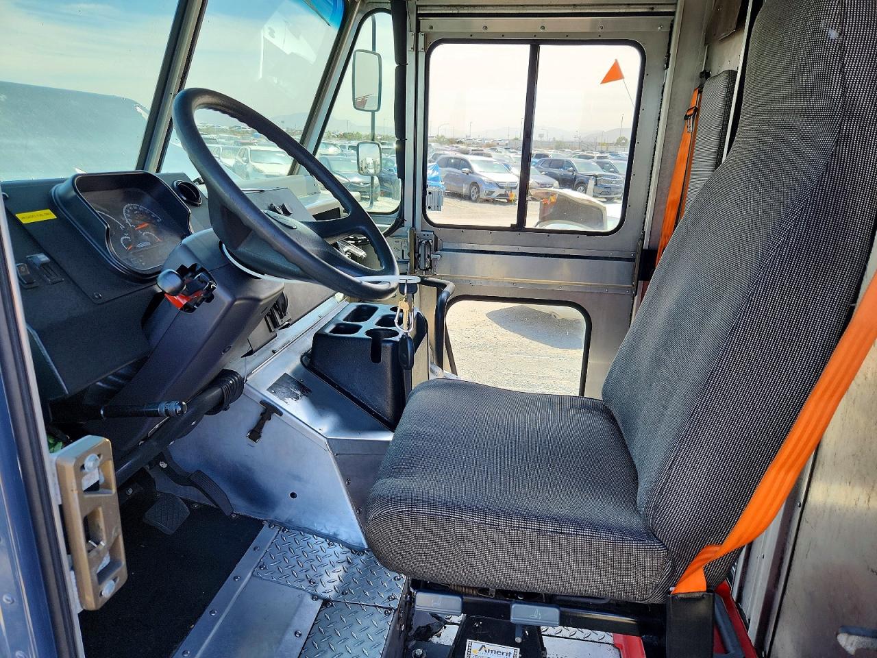 2020 FREIGHTLINER All other VIN 4UZAC2EAXLCLZ7160 photo 7