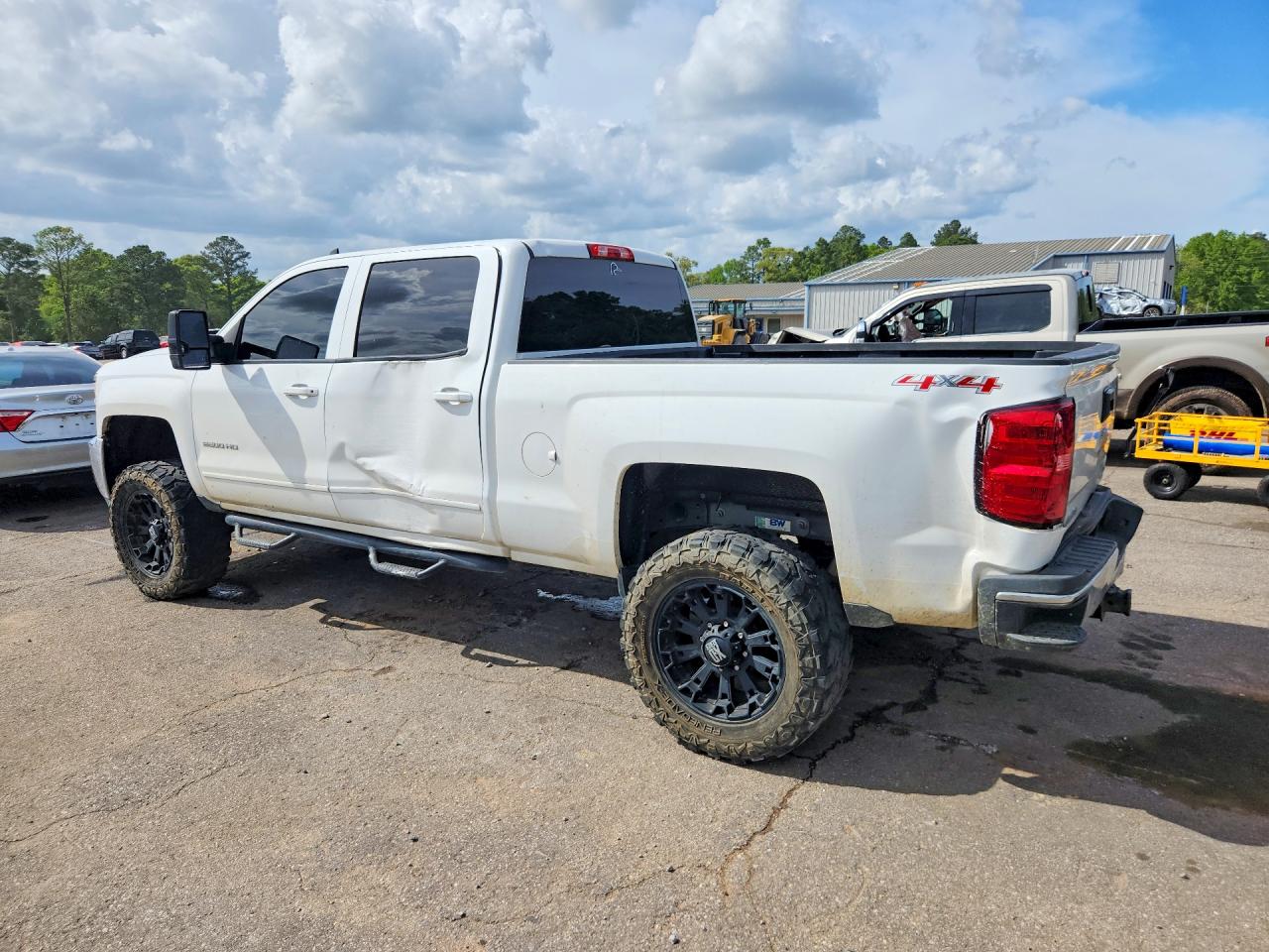 2015 Chevrolet Silverado VIN 1GC1KVE86FF565966 photo 2