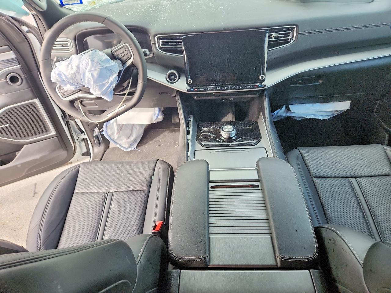 2025 Jeep Wagoneer VIN 1C4SJSBPXSS538417 photo 8