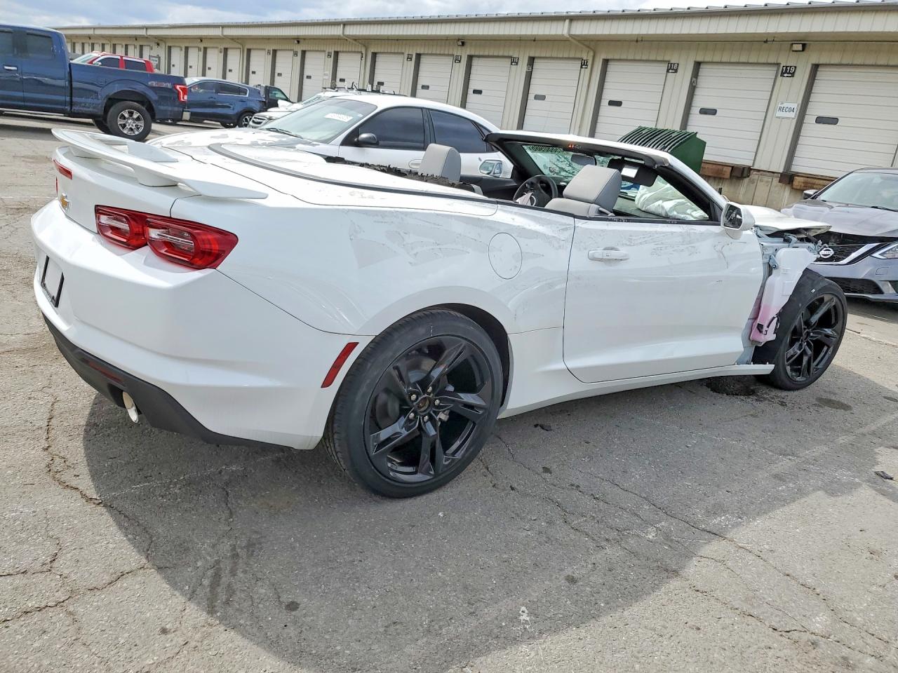 2024 Chevrolet Camaro VIN 1G1FD3DS4R0110180 photo 3