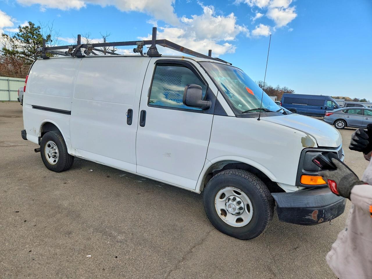 2008 CHEV Express VIN 1GCHG35K181228430 photo 4