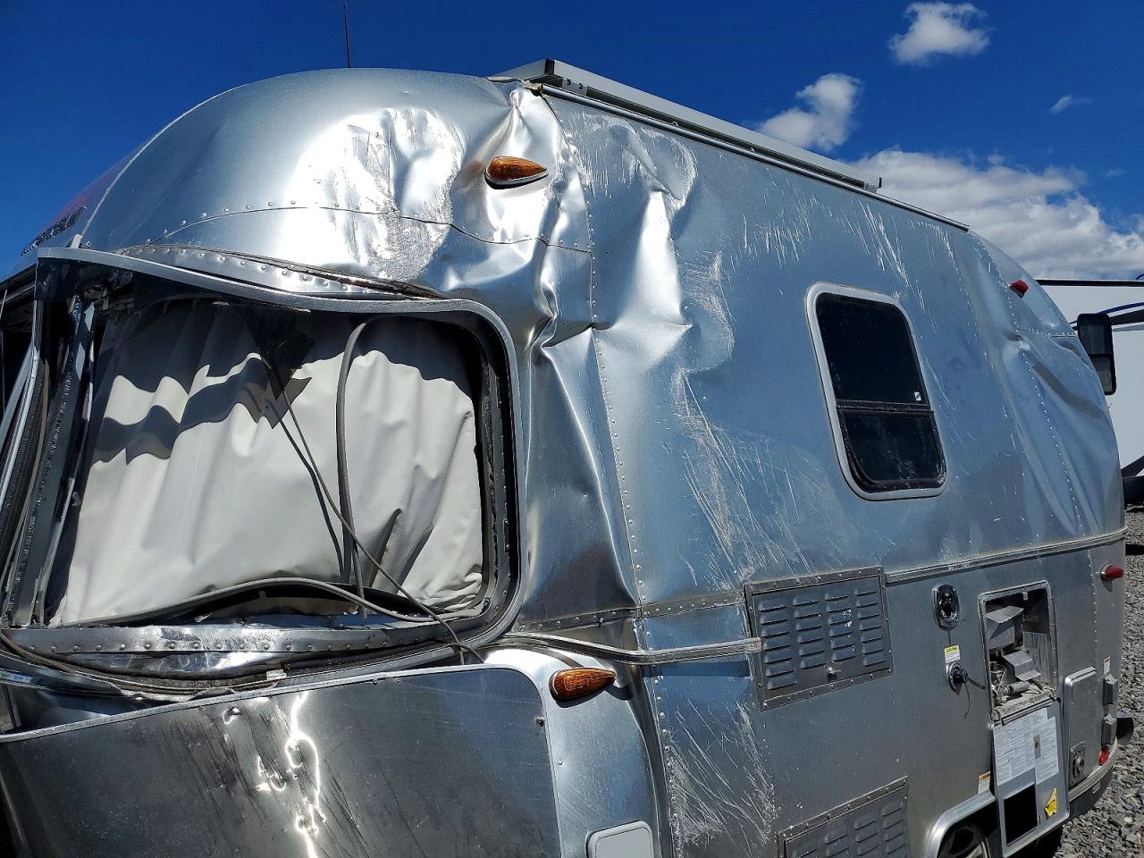 2018 AIRSTREAM Trailer VIN 1STHRAC19JJ540513 photo 9